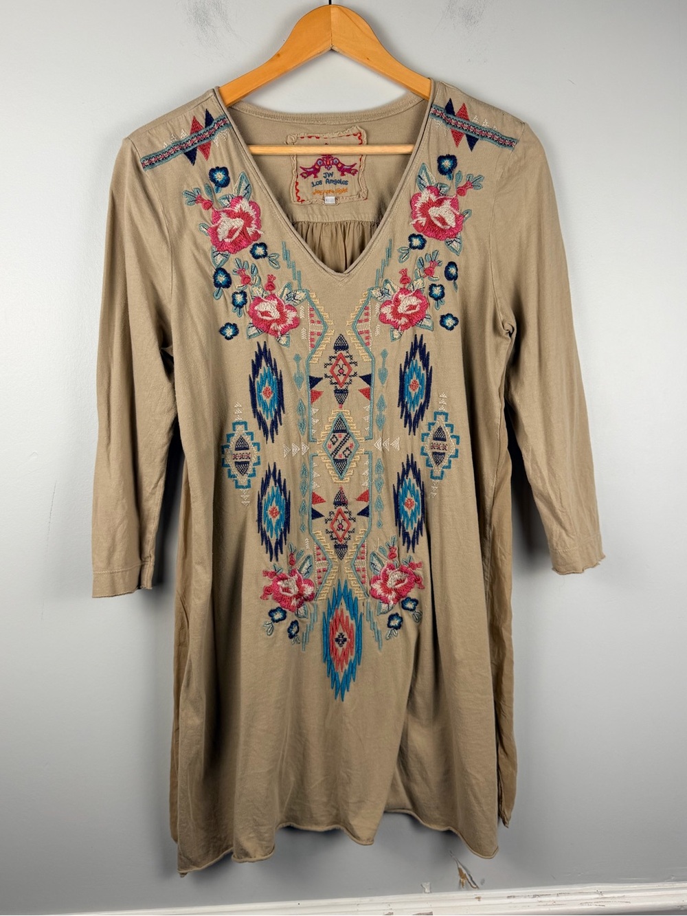 Johnny was Embroidered tan tunic top size small FLAWS